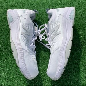 New Balance 857v3 Womens 9 Wide Shoes Road Stability Support Trainer White